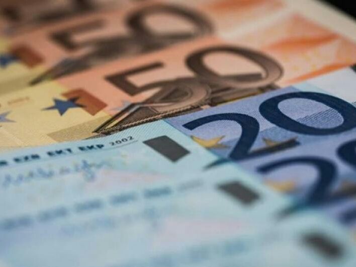 Φορολογικές δηλώσεις: Τα τεκμήρια τσακίζουν τους φτωχούς! Φόρος 3.237 ευρώ για εισόδημα 921 ευρώ!