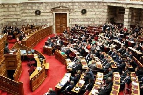 Θεσπίζεται η απλήρωτη εργασία, διαγράφονται πρόστιμα