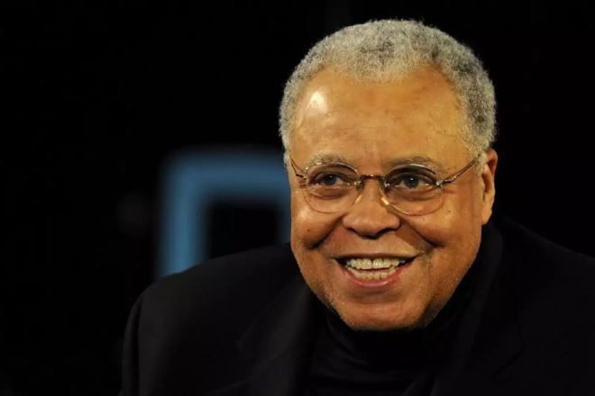 Πέθανε ο ηθοποιός James Earl Jones, η φωνή του Darth Vader στις ταινίες Star Wars