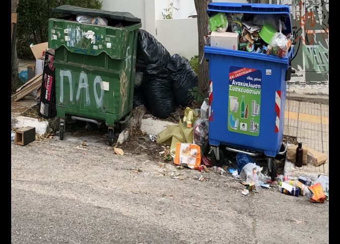 ΑΠΑΡΑΔΕΚΤΗ ΚΑΤΑΣΤΑΣΗ ΣΤΗ ΔΙΑΣΤΑΥΡΩΣΗ ΤΩΝ ΟΔΩΝ ΕΘΝΑΡΧΟΥ ΜΑΚΑΡΙΟΥ ΚΑΙ ΠΡΑΞΙΤΕΛΟΥΣ, ΣΤΗΝ ΗΛΙΟΥΠΟΛΗ.