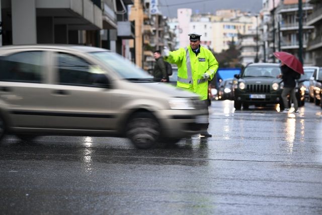 Διακοπή κυκλοφορίας στη Λ. Βουλιαγμένης