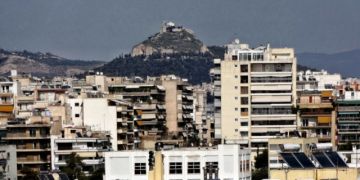 Γονική Παροχή: Τέλος στο χαράτσι για τους γονείς που βοηθούν τα παιδιά τους να αποκτήσουν πρώτη κατοικία 