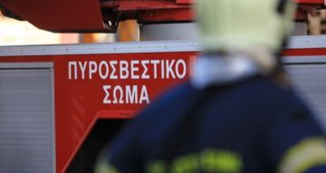 Πυρκαγιά σε 2 αυτοκίνητα στην Καλλιθέα